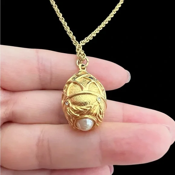 Joan Rivers Gold Pendant Necklace - Picture 4 of 7